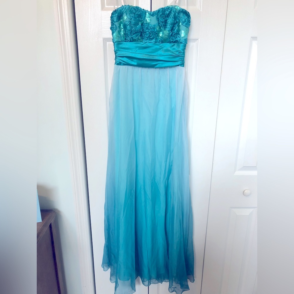 Prom/formal dress